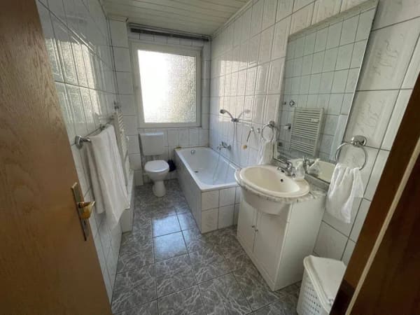 Immobilie in Duisburg - Einziehen und Wohlfühlen: 1-Zimmer-Wohnung mit Tageslichtbad in 47059 Duisburg-Neuenkamp - Bild 4