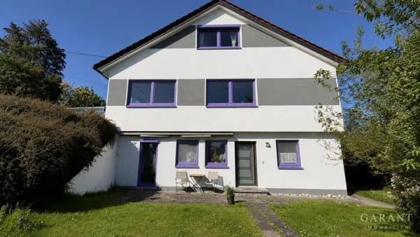 Immobilie in Abtsgmünd - Großzügiges Familienhaus mit Einliegerwohnung - Ruhe, Natur und ca. 1073 qm Grundstück! - Bild 1