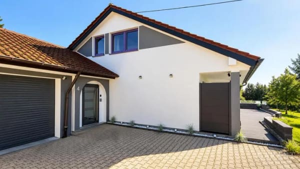 Immobilie in Abtsgmünd - Großzügiges Familienhaus mit Einliegerwohnung - Ruhe, Natur und ca. 1073 qm Grundstück! - Bild 2