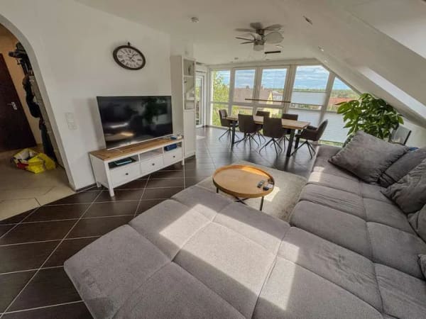 Immobilie in Dormitz - Moderne 4-Zimmer-Dachgeschosswohnung mit Klimaanlage, Whirlpool, Balkon und Carport - Bild 0