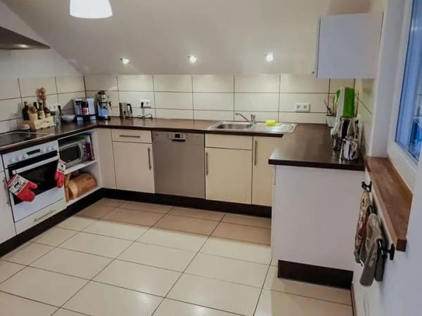Immobilie in Dormitz - Moderne 4-Zimmer-Dachgeschosswohnung mit Klimaanlage, Whirlpool, Balkon und Carport - Bild 2
