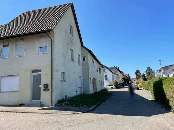 Immobilie in Ingersheim - Ideal für Hobby und Handwerk: 1-2 Familienhaus mit großer Scheune, in ruhiger Ortlage - Bild 1