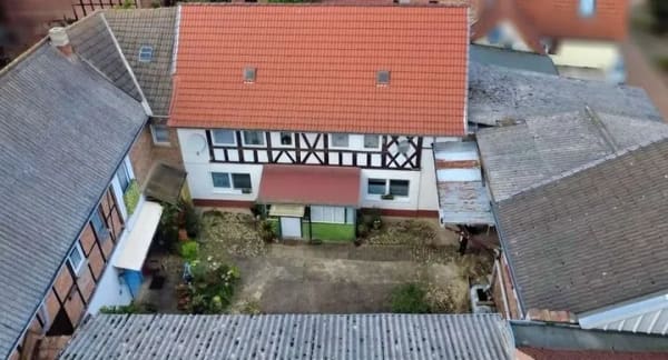 Immobilie in Oschersleben - Historischer 4-Seiten-Hof mit Fachwerkhaus, Nebengebäuden und großem Potenzial in Hordorf! - Bild 0