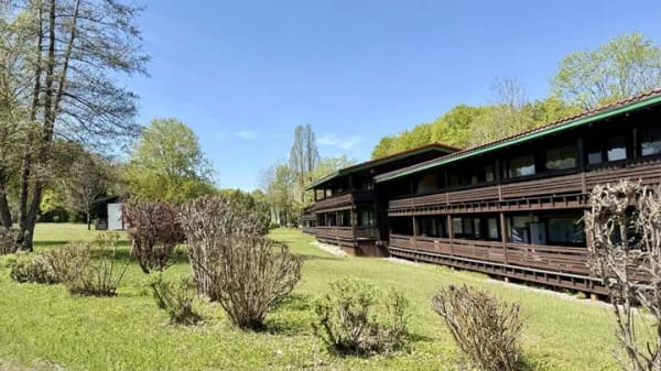 Immobilie in Siegsdorf - Idylle pur! Modernisiertes Ferienappartement im Ferienpark VORAUF - Bild 0