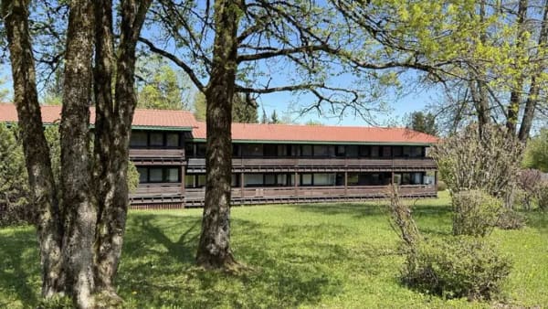 Immobilie in Siegsdorf - Idylle pur! Modernisiertes Ferienappartement im Ferienpark VORAUF - Bild 1