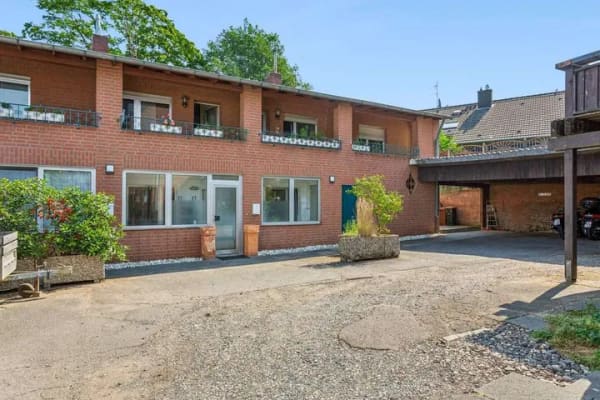 Immobilie in Wachtberg - Vollvermietetes Mehrfamilienhaus mit 4 Wohneinheiten – attraktive Kapitalanlage mit Faktor 15,2 - Bild 0