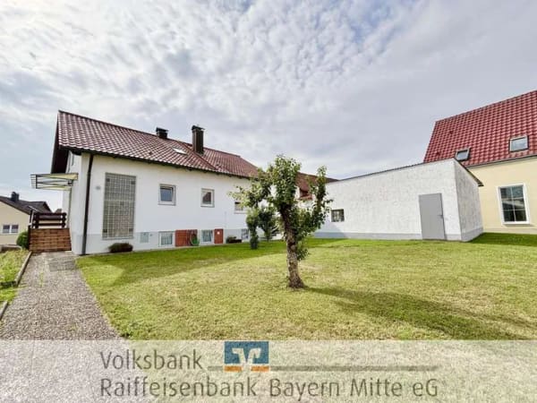 Immobilie in Großmehring - Viel Platz & Potenzial: Charmantes Zweifamilienhaus mit großem Grundstück in Großmehring - Bild 0