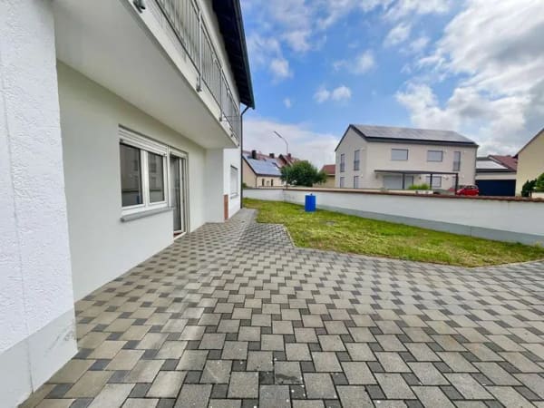 Immobilie in Großmehring - Viel Platz & Potenzial: Charmantes Zweifamilienhaus mit großem Grundstück in Großmehring - Bild 2