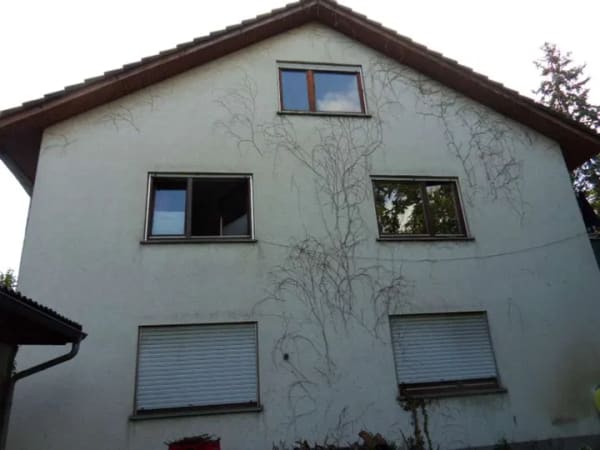 Immobilie in Sasbach am Kaiserstuhl - Sanierungseinheit mit viel Potenzial ! Zwangsversteigerung ! - Bild 1