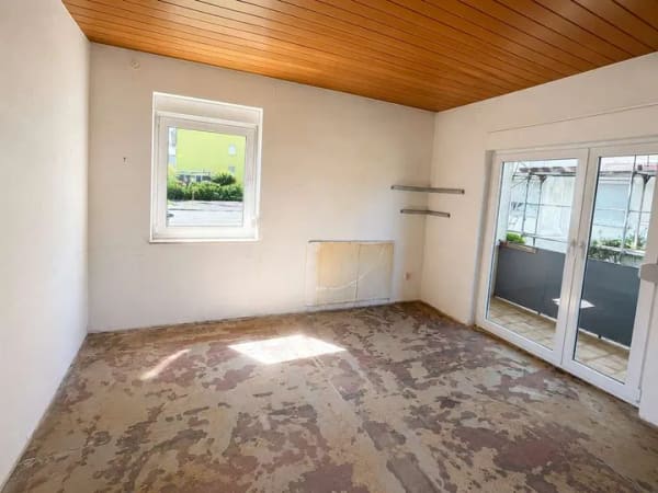 Immobilie in Aschaffenburg - Im Bieterverfahren : Altbau-Rohdiamant mit Balkon – Für alle, die mehr sehen als nur den Ist-Zustand - Bild 0