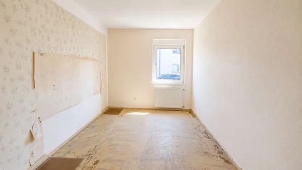 Immobilie in Aschaffenburg - Im Bieterverfahren : Altbau-Rohdiamant mit Balkon – Für alle, die mehr sehen als nur den Ist-Zustand - Bild 4