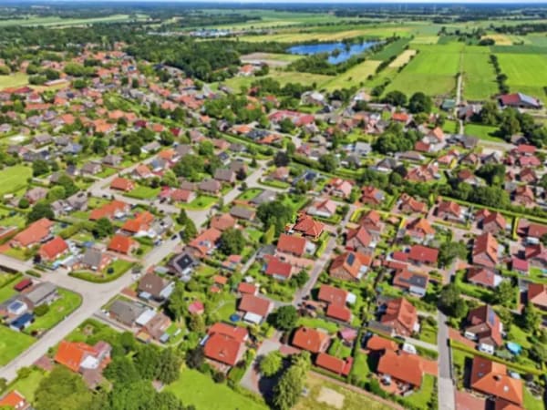 Immobilie in Upgant-Schott - Elegant wohnen in Upgant‑Schott – Bungalow mit Garten, viel Platz und großzügiger Garage - Bild 2