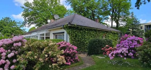 Immobilie in Laage - Wohnen im Grünen – Gepflegte Doppelhaushälfte mit Wintergarten und großem Grundstück in Laage - Bild 1