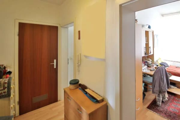 Immobilie in Baden-Baden - Vermietete Erdgeschosswohnung im denkmalgeschützten Altbau mit schöner Terrasse - Bild 2
