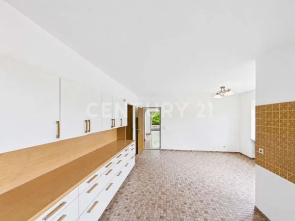 Immobilie in Bayerisch Gmain - Besonderes Anwesen mit Einliegerwohnung und großzügigem Grundstück - Bild 3