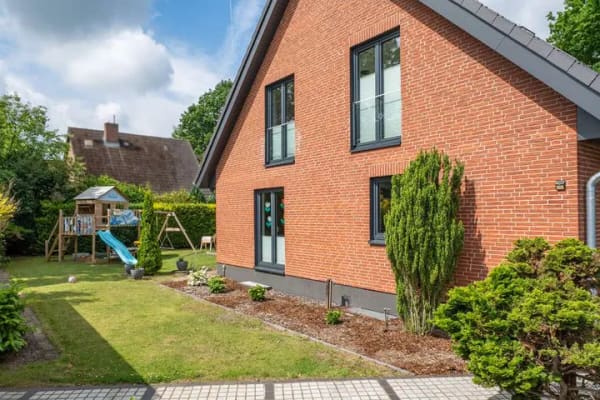 Immobilie in Hohn - Modernes Familienglück auf großzügigem Naturgrundstück - Bild 0