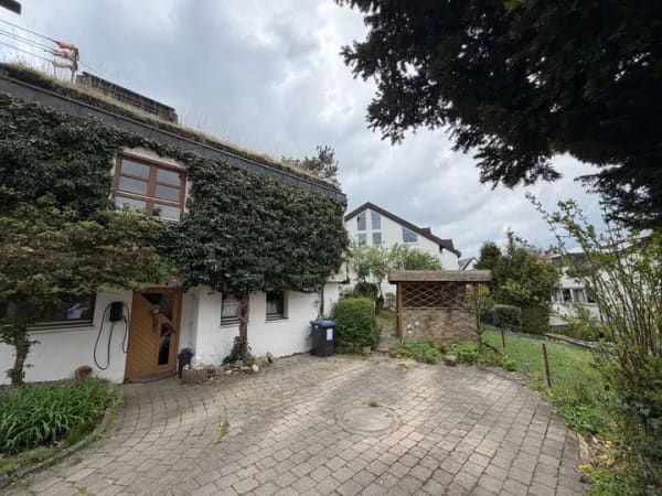 Immobilie in Dettenhausen - Ein Zuhause zum Verlieben – Lichtdurchflutetes Reiheneckhaus mit Wintergarten und Magnolienbaum - Bild 0