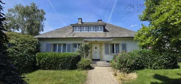 Immobilie in Radevormwald - HERRSCHAFTLICHE FABRIKATENVILLA MIT GROSSEM GARTEN IN ZENTRALER WOHNLAGE VON RADEVORMWALD - Bild 3