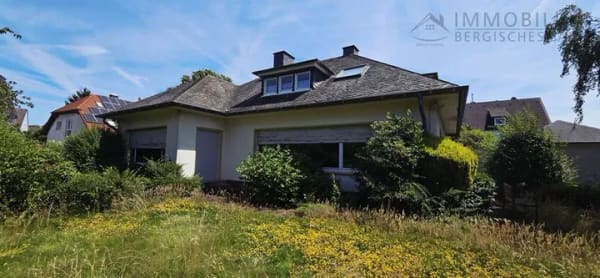 Immobilie in Radevormwald - HERRSCHAFTLICHE FABRIKATENVILLA MIT GROSSEM GARTEN IN ZENTRALER WOHNLAGE VON RADEVORMWALD - Bild 4