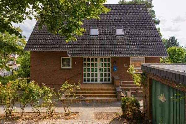 Immobilie in Timmendorfer Strand - Einfamilienhaus in Timmendorfer Strand mit 5 Zimmern, Vollkeller, Garten und Garage für die Familie - Bild 2