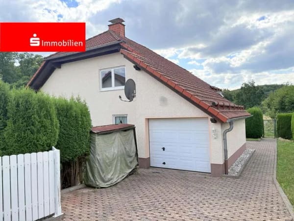 Immobilie in Mittenaar - Wohnen in traumhafter Feldrandlage – Einfamilienhaus mit Pool und tollem Grundstück - Bild 0