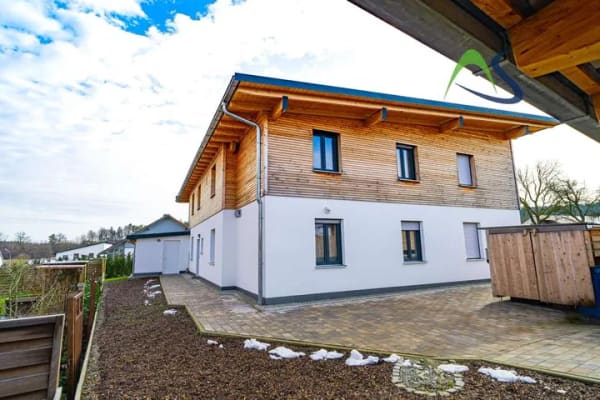 Immobilie in Mallersdorf-Pfaffenberg - Helle, ideal geschnittene Dreizimmerwohnung mit großzügigem Balkon - Bild 2