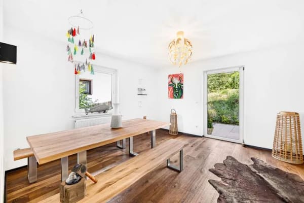 Immobilie in Lohberg - Modernisiertes Einfamilienhaus mit Pool und Bergblick in Lohberg! - Bild 1