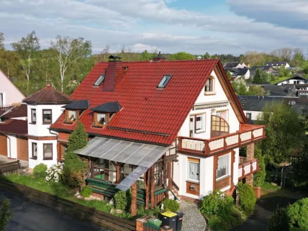 Immobilie in Bad Steben - Ein Hauch Schlossgefühl im Alltag - Bild 2
