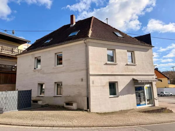 Immobilie in Marpingen - Mehrfamilienhaus mit Ladenlokal in zentraler Lage von Marpingen-Alsweiler! - Bild 1