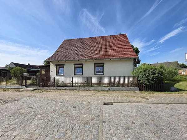 Immobilie in Höhenland - Gepflegtes Einfamilienhaus mit Garage und Nebengelass in Steinbeck - Bild 0