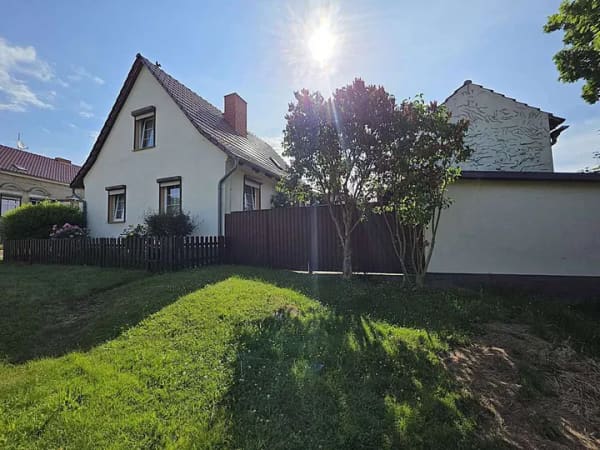 Immobilie in Höhenland - Gepflegtes Einfamilienhaus mit Garage und Nebengelass in Steinbeck - Bild 2