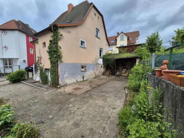 Immobilie in Hauenstein - +++Charmantes Einfamilienhaus für Handwerker: Freistehendes Haus mit Garten, Parkmöglichkeit und ... - Bild 3
