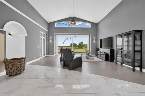 Immobilie in Eicklingen - Exklusive Landvilla im amerikanischen Baustil auf ca. 8.786 m² Traumgrundstück nähe Celle - Bild 2