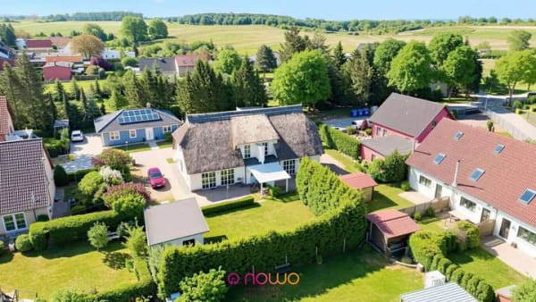 Immobilie in Garz - Reetdachhaus auf Usedom – Doppelhaushälfte mit Südgarten und Ausbaupotenzial - Bild 0
