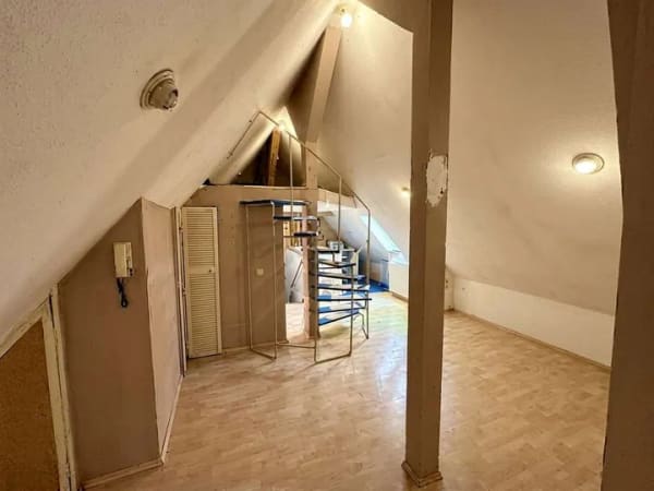 Immobilie in Bayreuth - DG Wohnung zum Sanieren am Hofgarten - Bild 2