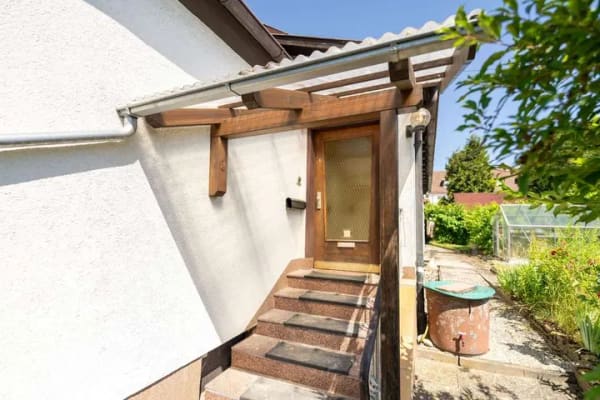 Immobilie in Rödental - Charmantes Einfamilienhaus mit großem Garten und neuer Heizung in Rödental! - Bild 1