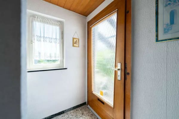 Immobilie in Rödental - Charmantes Einfamilienhaus mit großem Garten und neuer Heizung in Rödental! - Bild 2