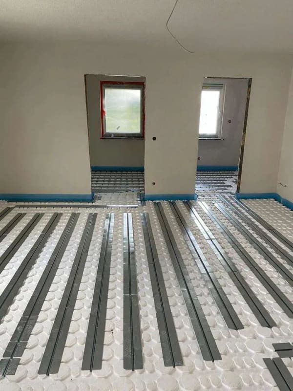 Immobilie in Jettingen - Investitionschance: 7-Familienhaus in fortgeschrittener Kernsanierung – nur Innenausbau fertigstelle - Bild 2