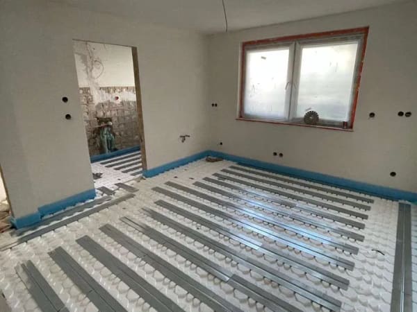 Immobilie in Jettingen - Investitionschance: 7-Familienhaus in fortgeschrittener Kernsanierung – nur Innenausbau fertigstelle - Bild 4