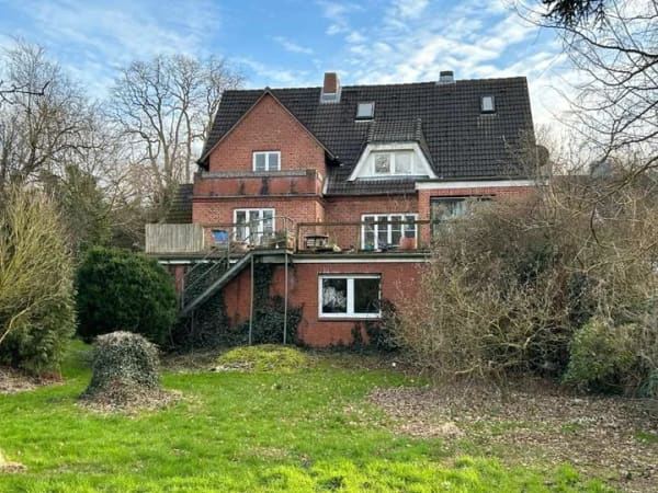 Immobilie in Lensahn - Einfamilienhaus mit Gewerbeeinheit / Praxis / Büro  in Lensahn zu verkaufen. - Bild 1
