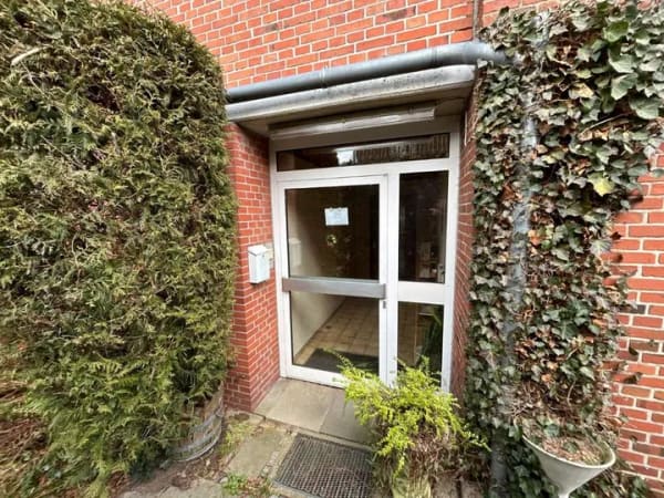 Immobilie in Lensahn - Einfamilienhaus mit Gewerbeeinheit / Praxis / Büro  in Lensahn zu verkaufen. - Bild 2