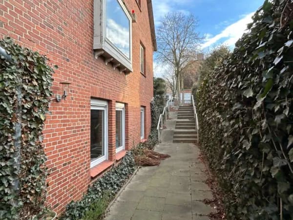 Immobilie in Lensahn - Einfamilienhaus mit Gewerbeeinheit / Praxis / Büro  in Lensahn zu verkaufen. - Bild 4
