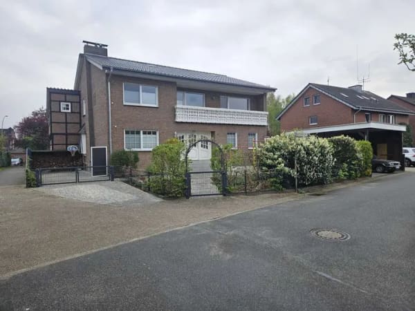 Immobilie in Telgte - Viel Platz in Telgte: Kernsaniertes Zweifamilienhaus für Eigennutzer oder Kapitalanleger - Bild 1