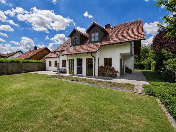 Immobilie in Tiefenbach - Mehr Platz. Mehr Garten. Mehr Zuhause. Großzügiges Einfamilienhaus in ruhiger Wohnlage von Ast - Bild 3