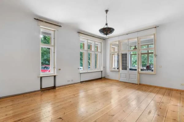 Immobilie in Luckenwalde - Charaktervolle Altbauwohnung mit Wintergarten, hohen Decken und Gartenmitbenutzung - Bild 0