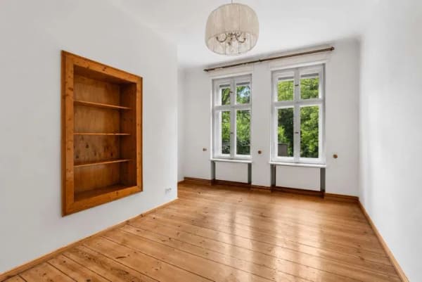 Immobilie in Luckenwalde - Charaktervolle Altbauwohnung mit Wintergarten, hohen Decken und Gartenmitbenutzung - Bild 2