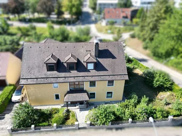 Immobilie in Kelheim - Attraktives 4-Parteienhaus auf Plateau-Eckgrundstück mit unverbaubarem Blick auf die Befreiungshalle - Bild 0