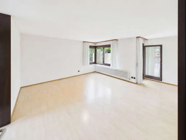 Immobilie in Rottenburg am Neckar - Familienhaus mit Seltenheitswert. 3 Bäder, 5 Zimmer und vielseitige Nutzungsmöglichkeiten. - Bild 3