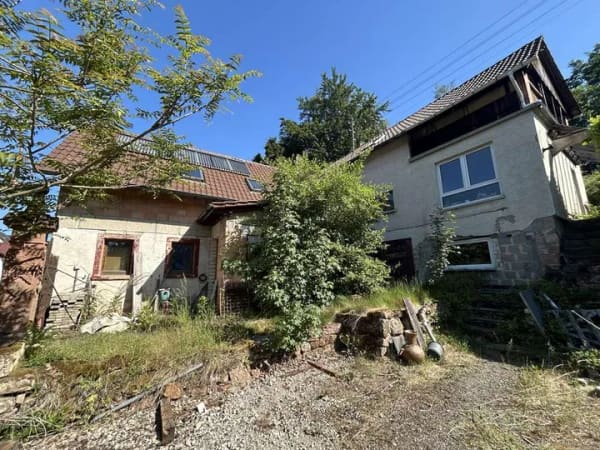 Immobilie in Carlsberg - Sanierungsbedürftiges Einfamilienhaus in naturnaher  Lage von Hertlingshausen - Bild 0