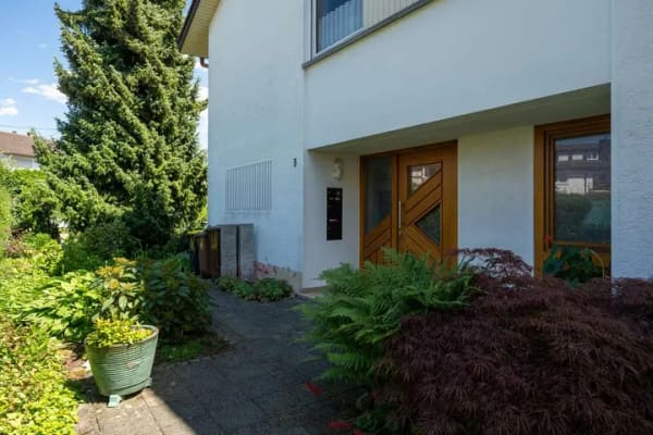 Immobilie in Hilzingen - Familienfreundliches Einfamilienhaus mit Garten, Raum und Naturgenuss - Bild 2